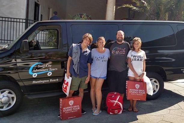 Ultimate Hollywood Experience Tour van